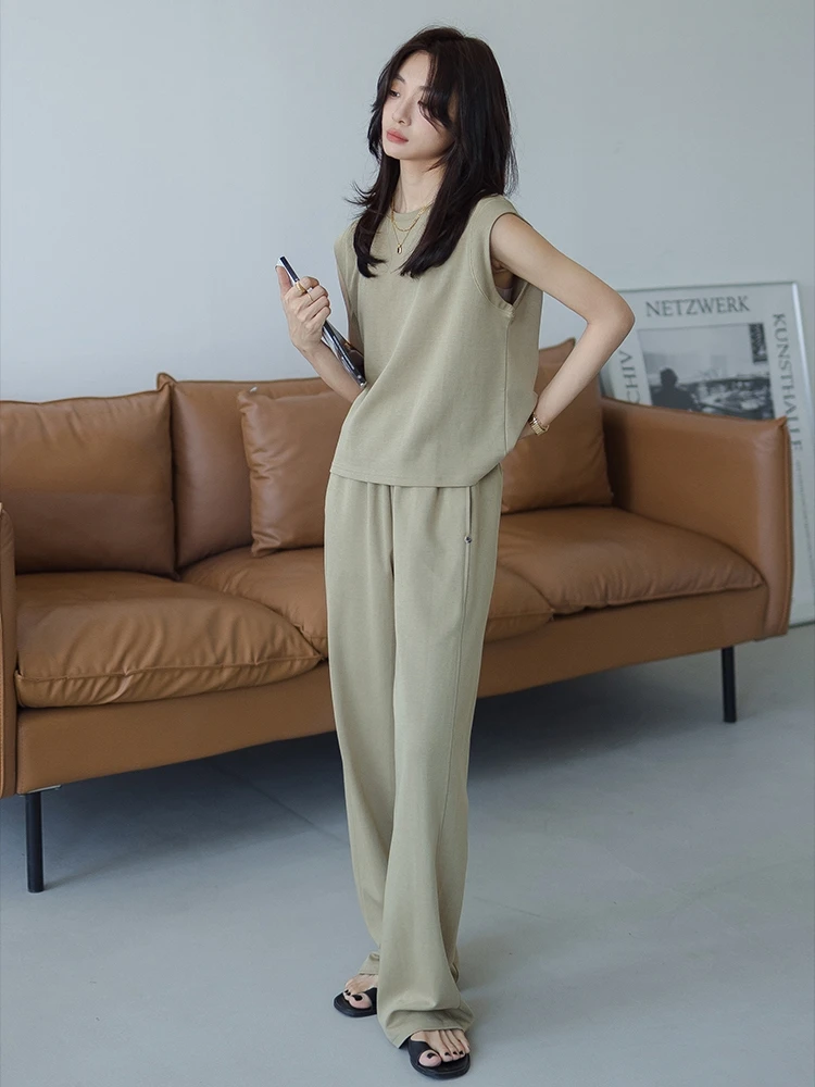 

Faionable Sportswear Set for Women Summer 2026 Svel Tank Top And Wide Leg Casual Pants by Wang Fei Home Cotton Blend