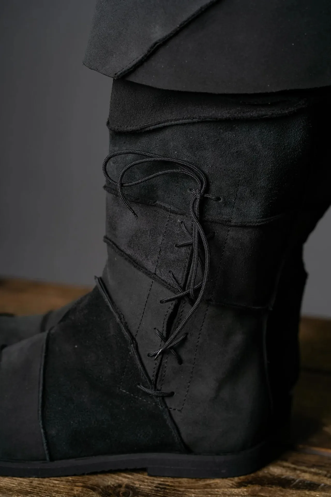 Renaissance Vintage Piratenstiefel für Männer Retro Braunes PU-Leder Ritter Steampunk Stiefel Cosplay Halloween Karneval Party Schuhe – Detail 9