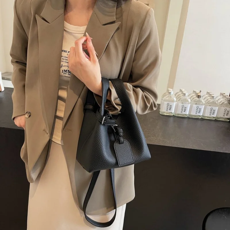 

Women's Leather Handbag in Shoulder Style, Famous Designer Elegant, Classic Messenger Bag Luxury Brand