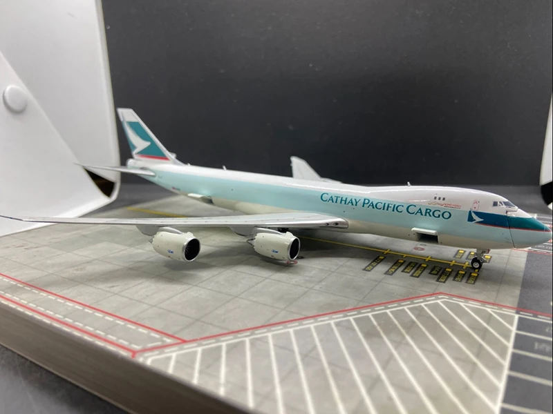 1:400 B747-8F B-LJF EW4748010 المحيط الهادئ الخطوط الجوية البضائع سبيكة طائرة نموذج لعبة لجمع الأنف مفتوحة قادرة
