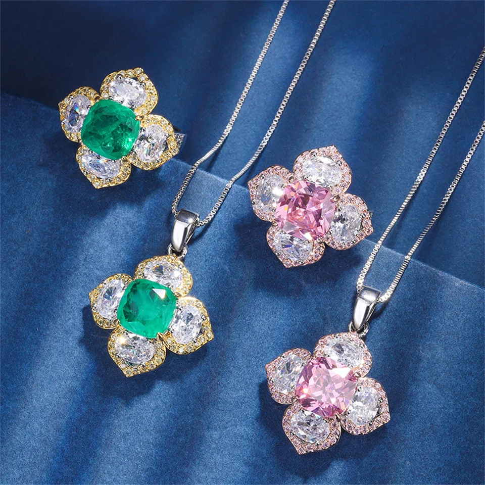 

Green Diamond Princess-cut Flower Jewelry Set Exquisite Four-leaf Clover Necklace Ring Set Diamond-set Stainless Steel Jewelry