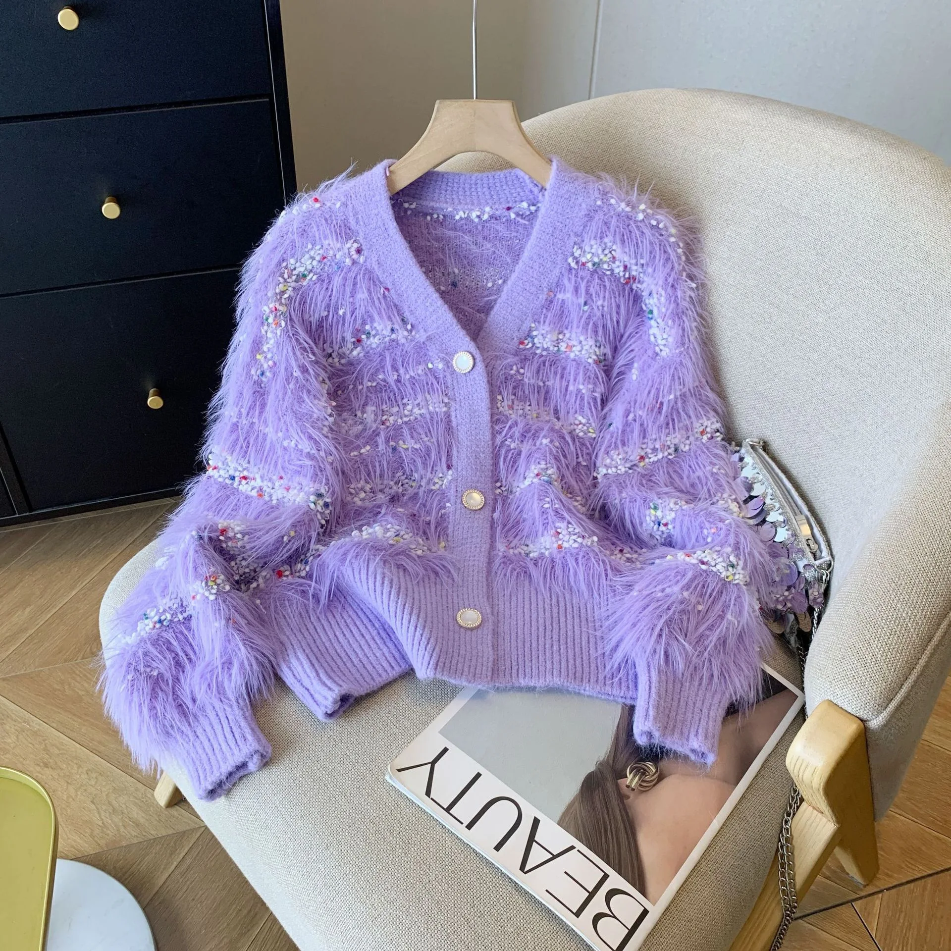 

Knitted Sweater Jacket for Women in Autumn and Winter Loose and Lazy Style V-neck Cardigan Fashionable Sweater