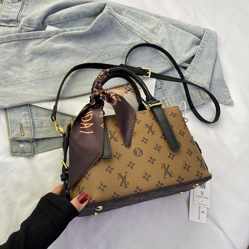 

2026 new model letter pattern handbag with scarf, fashionable and retro handbag that is trendy and versatile for both shoulder a