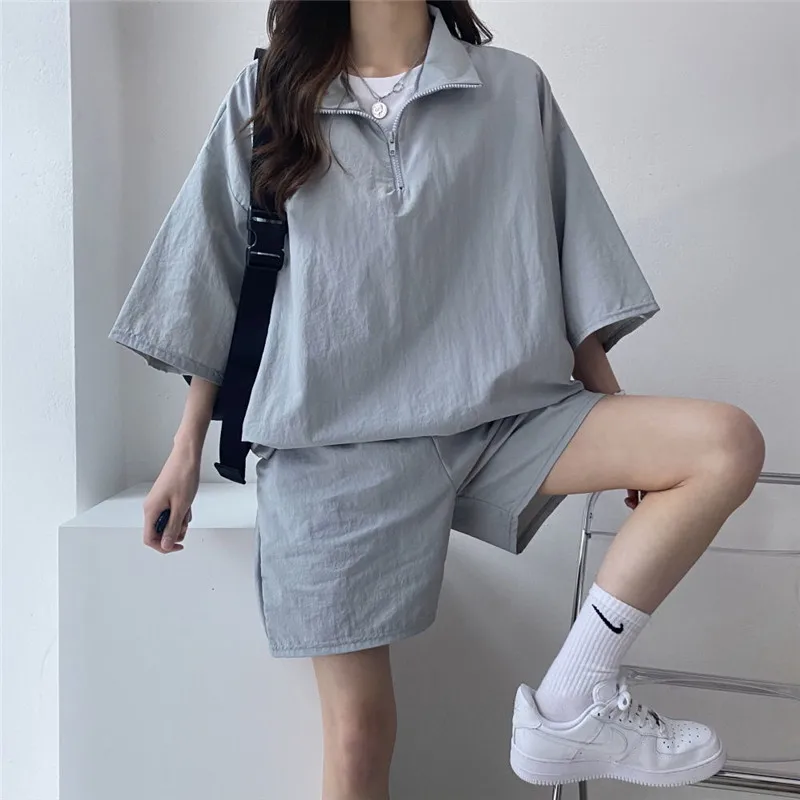 

Loose stand up collar mid sleeve casual sports suit for women 2024 , wearing thin windproof jacket and shorts two-piece set