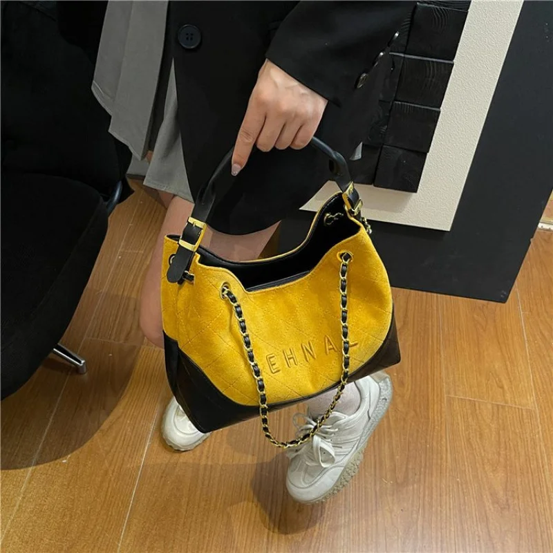 

Luxury Women's Crossbody-Bag Crafted From Wave-Printed Leather Featuring Classic Elegant And Trendy Look​