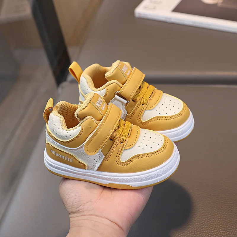 Baskets Et Toiles Bébé Garçon : Modèles Souples Et Confortables