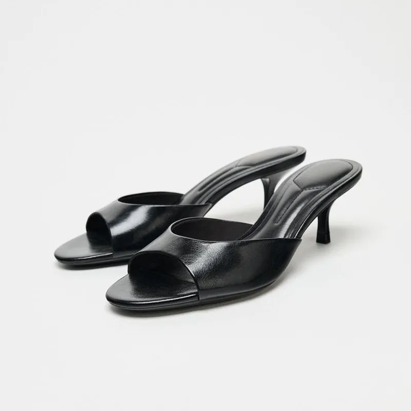 2026 Sommer Neue High-Heel-Einband-Slipper für Strandurlaub – Coole Damen-Outdoor-Sandalen