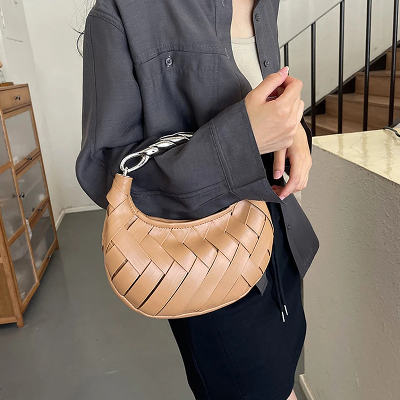 Hollow Out Bucket Underarm Bag Brand Luxury Designer Fashion New Women\'s Half-moon Tote Bag Hand-woven Solid Color Crossbody Bag