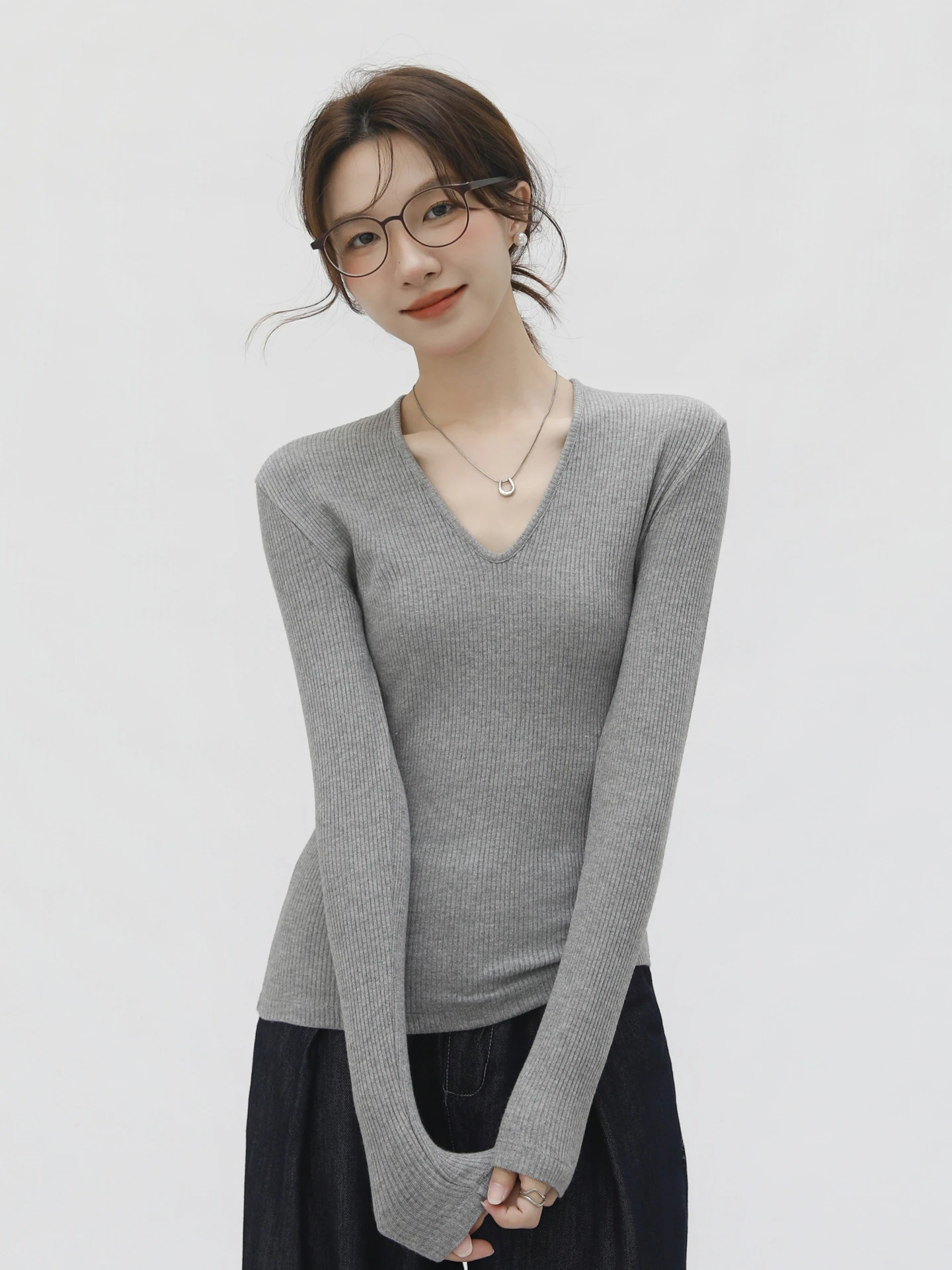 

Эластичная вязаная футболка с длинным рукавом для женщин, V-образный вырез, верхняя одежда для повседневной носки, приталенный крой, в полоску, с ребристой отделкой на плечах, повседневная одежда