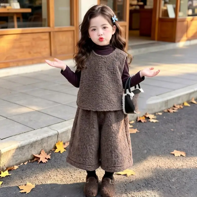 Girl Retro Vest Base Shirt Straight Leg Pants Set Girl Autum Winter New Style Woolen Vest Wide Leg Pants Three Piece Set T-Shirt
