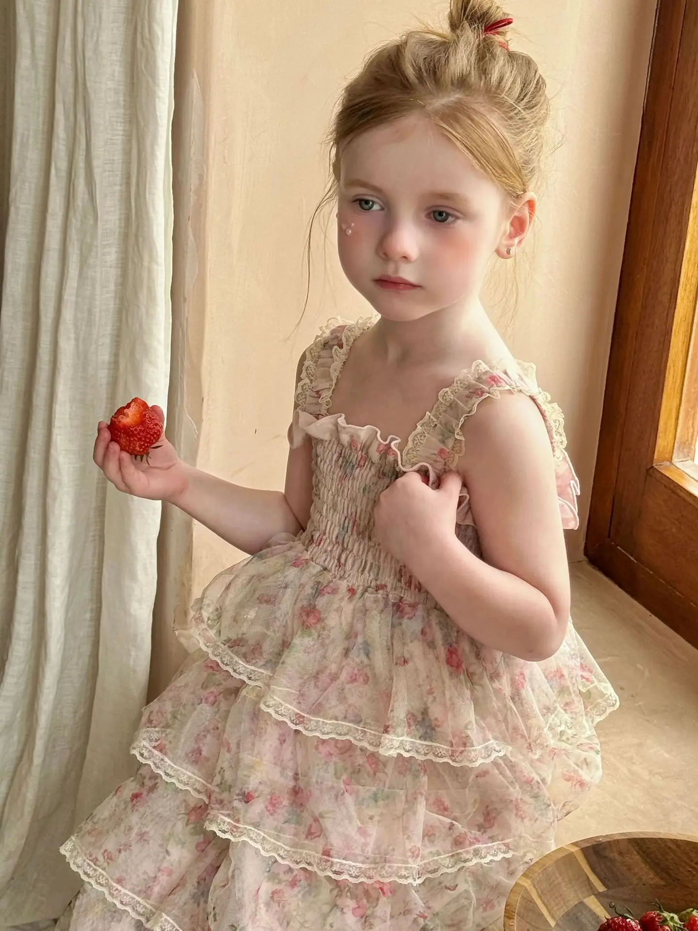 

2025 Summer New Girls Lace Floral Suspender Layered Dress Korean Children Lace Patchwork Sweet Dress