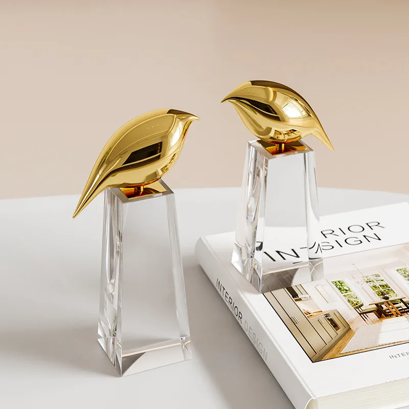 

Yibeizi high-end sense crystal copper bird abstract style high-end decoration ornament light luxury wine cabinet niche ornament