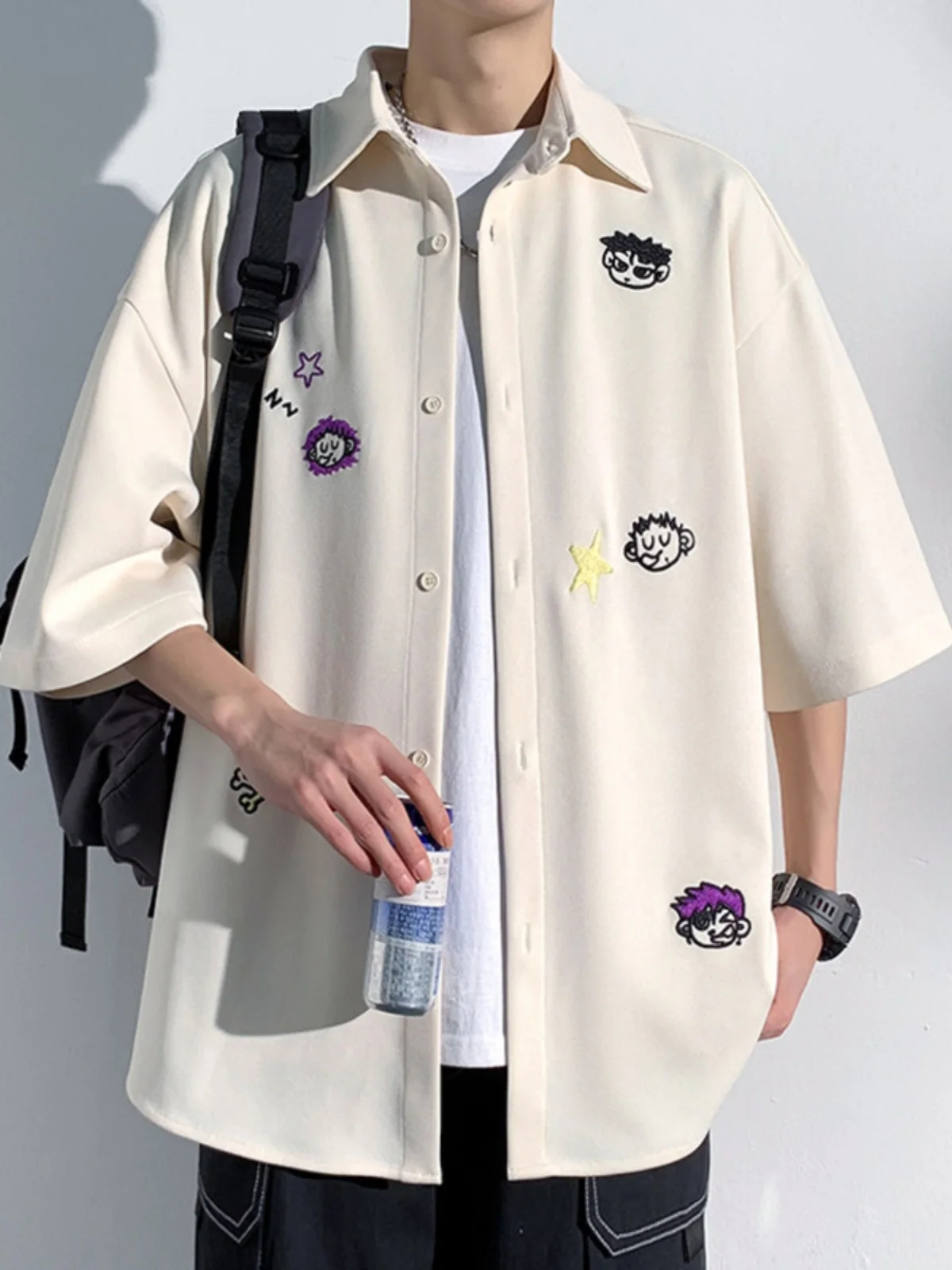 

Модная мужская рубашка с мультяшной вышивкой, легкая, повседневная, свободного кроя, летняя, в американском стиле, топ в стиле кэжуал