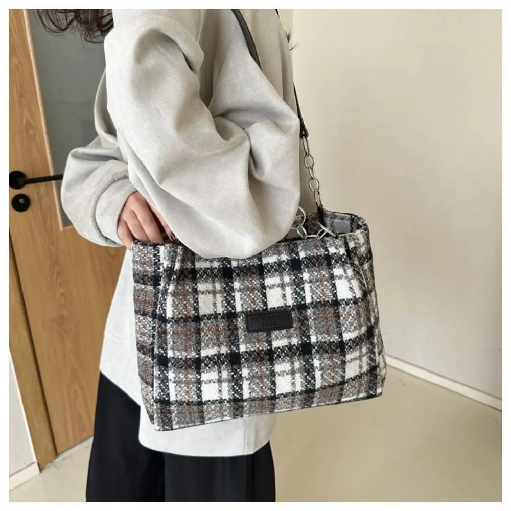 High Capacity Shoulder Bag Fashion Plaid Versatile Tote Bag Woolen Underarm Bag