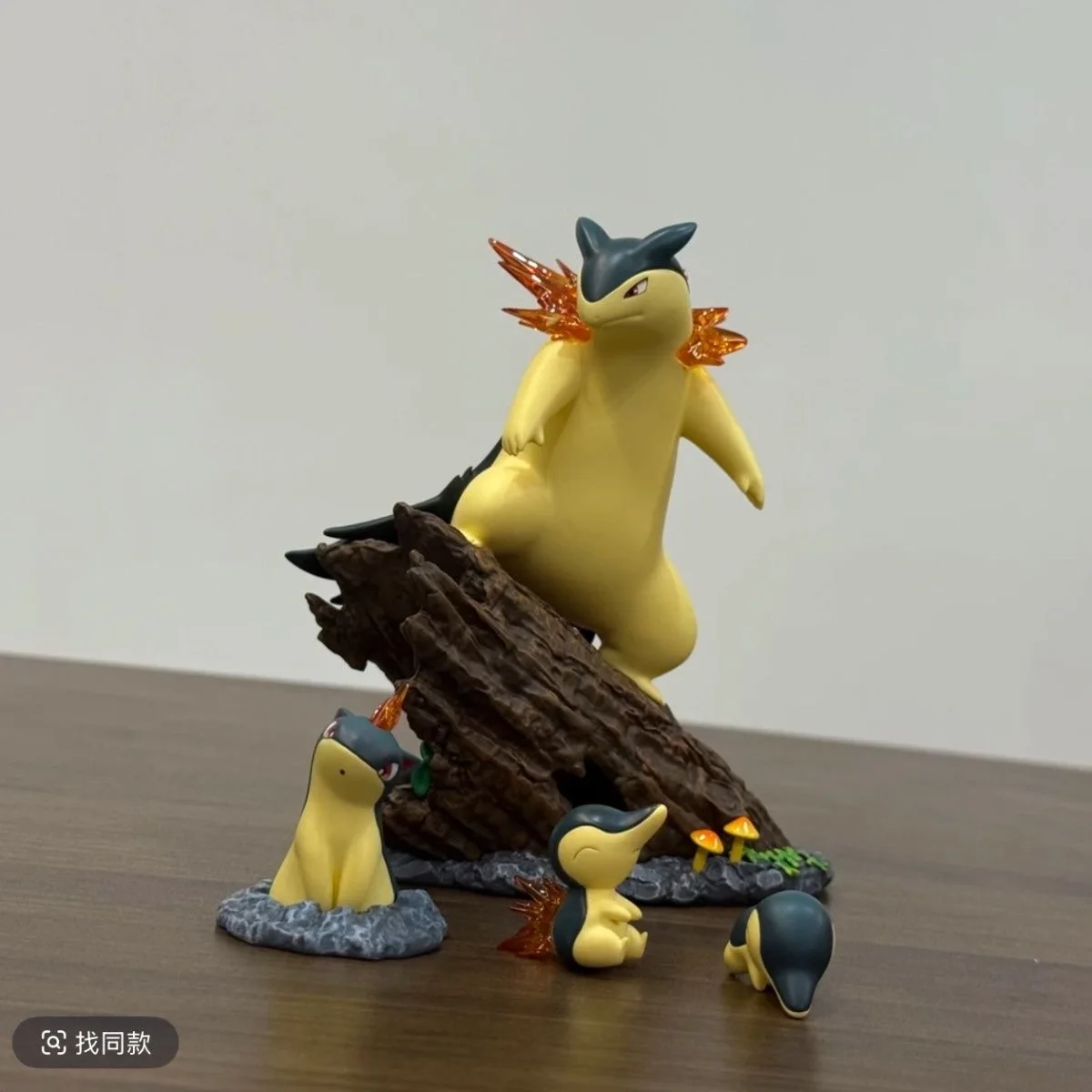 12CM Pokemon Anime Figur Typhlosion Action Figur Sammlung PVC Typhlosion Statue Schreibtisch Dekoration Geburtstag Geschenk Individuelles Spielzeug