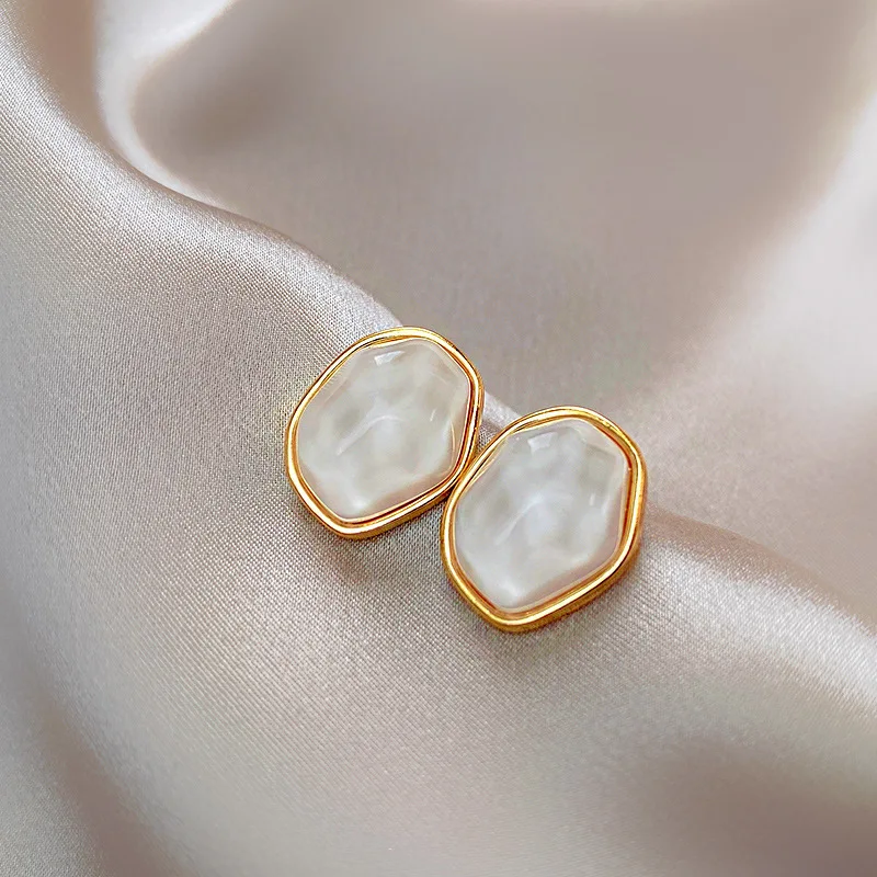 New Trend Irregular Water Ripples Geometry Stud Earrings for Women Jewelry Brincos Wholesale Accessory Girl Christmas Gift