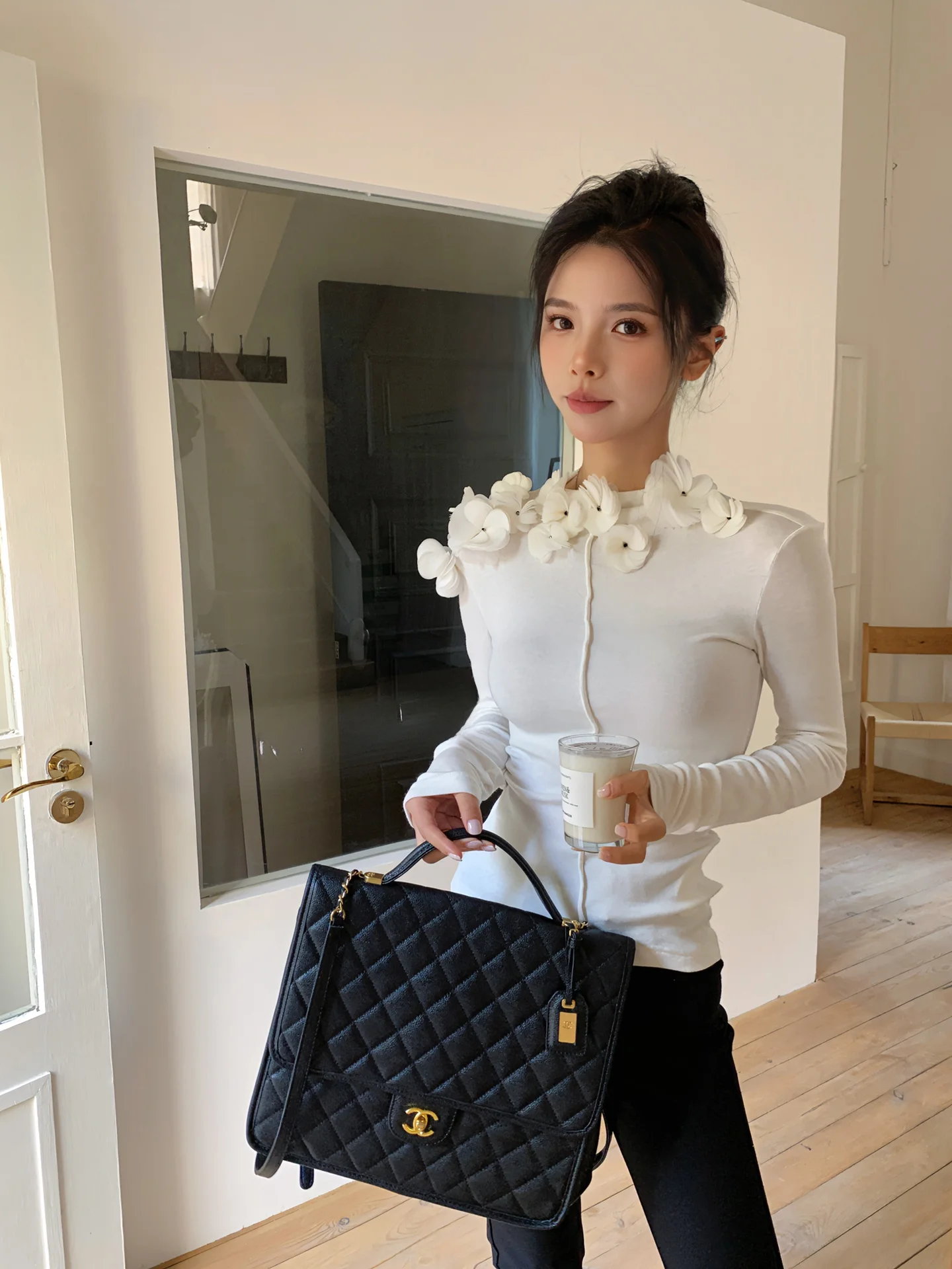 

Ele White Knitted Sweater Women's Slim Fit Long Sve Heavy Embroidery Design Early Autumn Faionable Casual Top