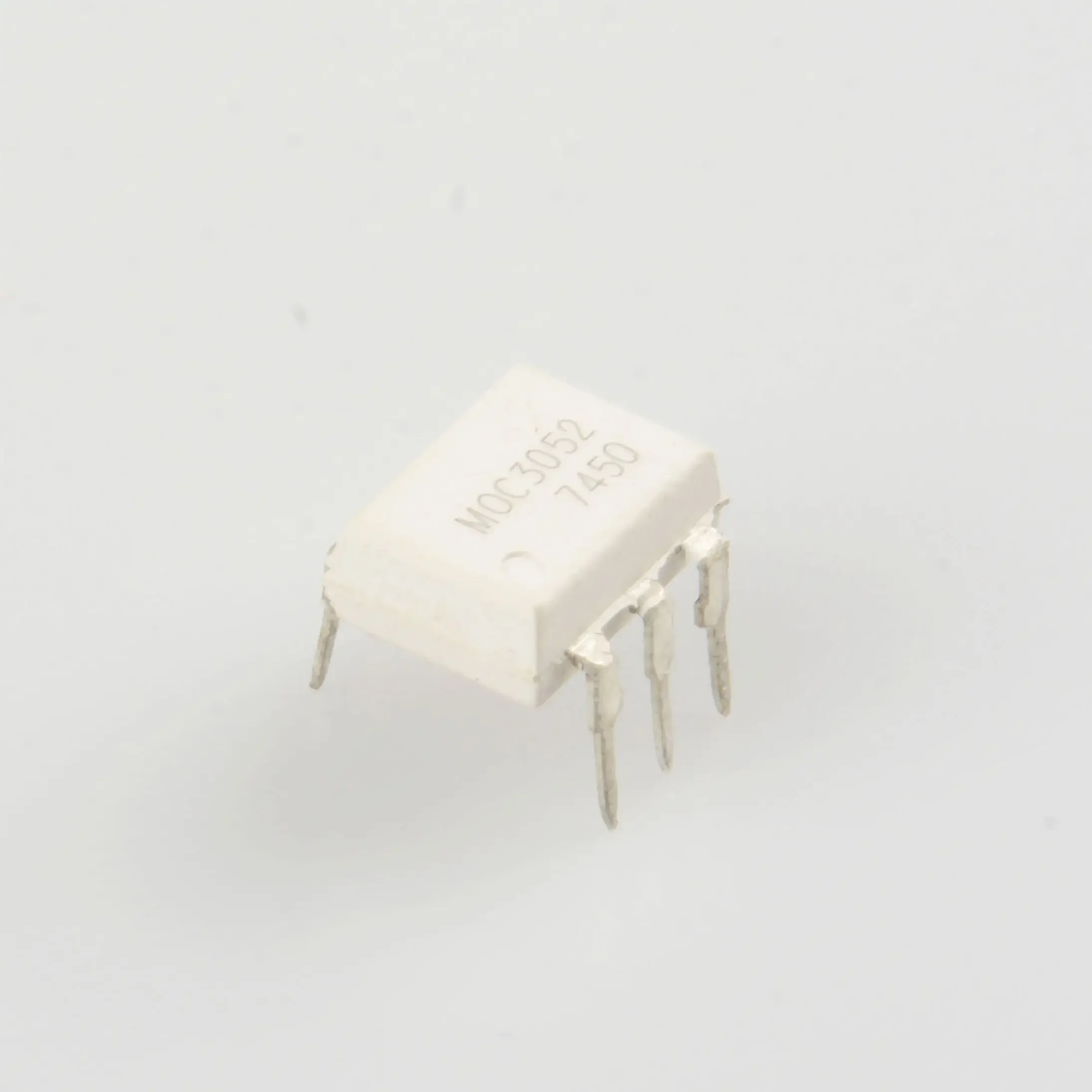 50pcs MOC3052 bi-directional thyristor driver, in-line DIP-6 quality assurance, large quantity and excellent price