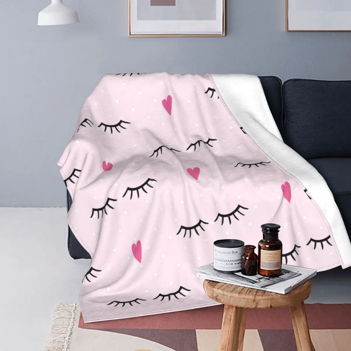 Cute Closed Eyes Plush Blanket Cartoon Beauty Eyelash Funny Throw Blanket for Home Hotel Sofa 125*100cm