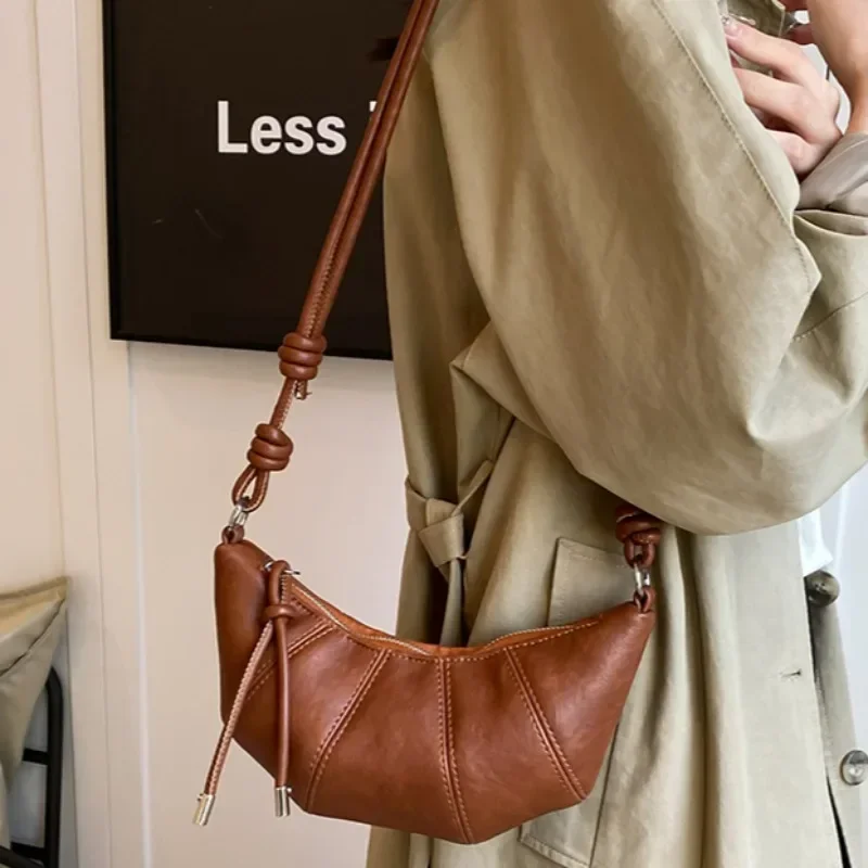 

Fashion Solid PU Zipper Designer Luxury Shoulder Bag Vintage Casual Shoulder Crossbody Bags 2026 High Quality Sweet Underarm Bag