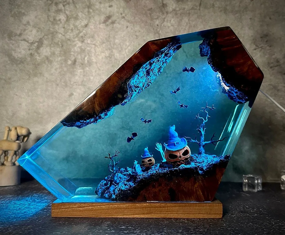 

Creative Pumpkin Skull Night Light Epoxy Resin Wooden Light Design Special Halloween Gift Home Decoration