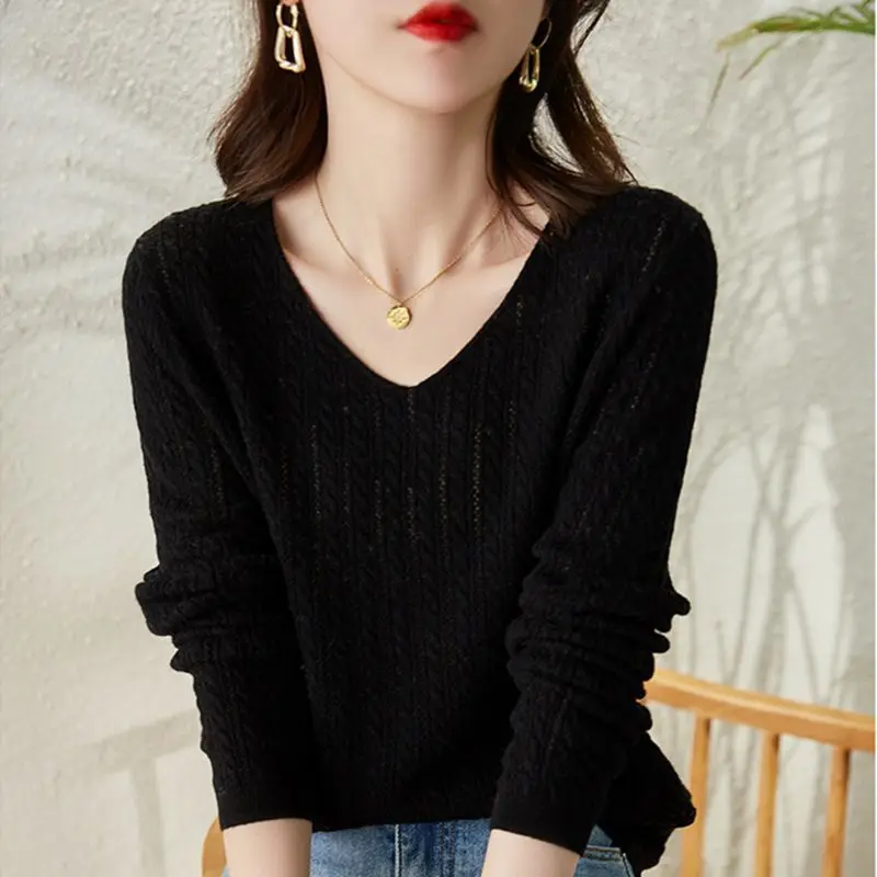 

2024 New Summer Solid Color Simplicity Loose Office Lady T-shirts for Women Retro Striped Knitting Cotton Linen V Neck Chic Tops