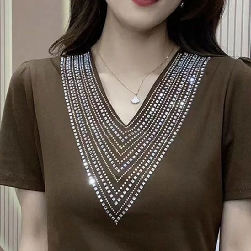 Camiseta de manga corta con cuello en V para mujer, jerséis de retazos de diamantes de imitación delgados informales, Tops elegantes que combinan con todo, moda de verano