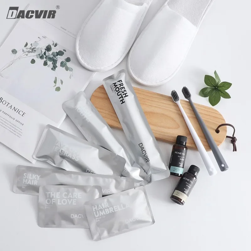 

Оптовый набор одноразовых туалетных принадлежностей для отелей, одноразовая зубная щетка для деловых поездок, расческа, бритва, тапочки.