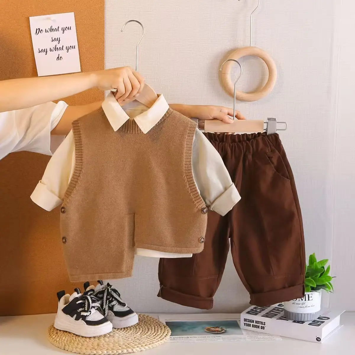 

Boys' Spring And Autumn 2025 New Shirt Sweater Vest Three Piece Set Children's Baby Set Three Piece Set 80-130CM