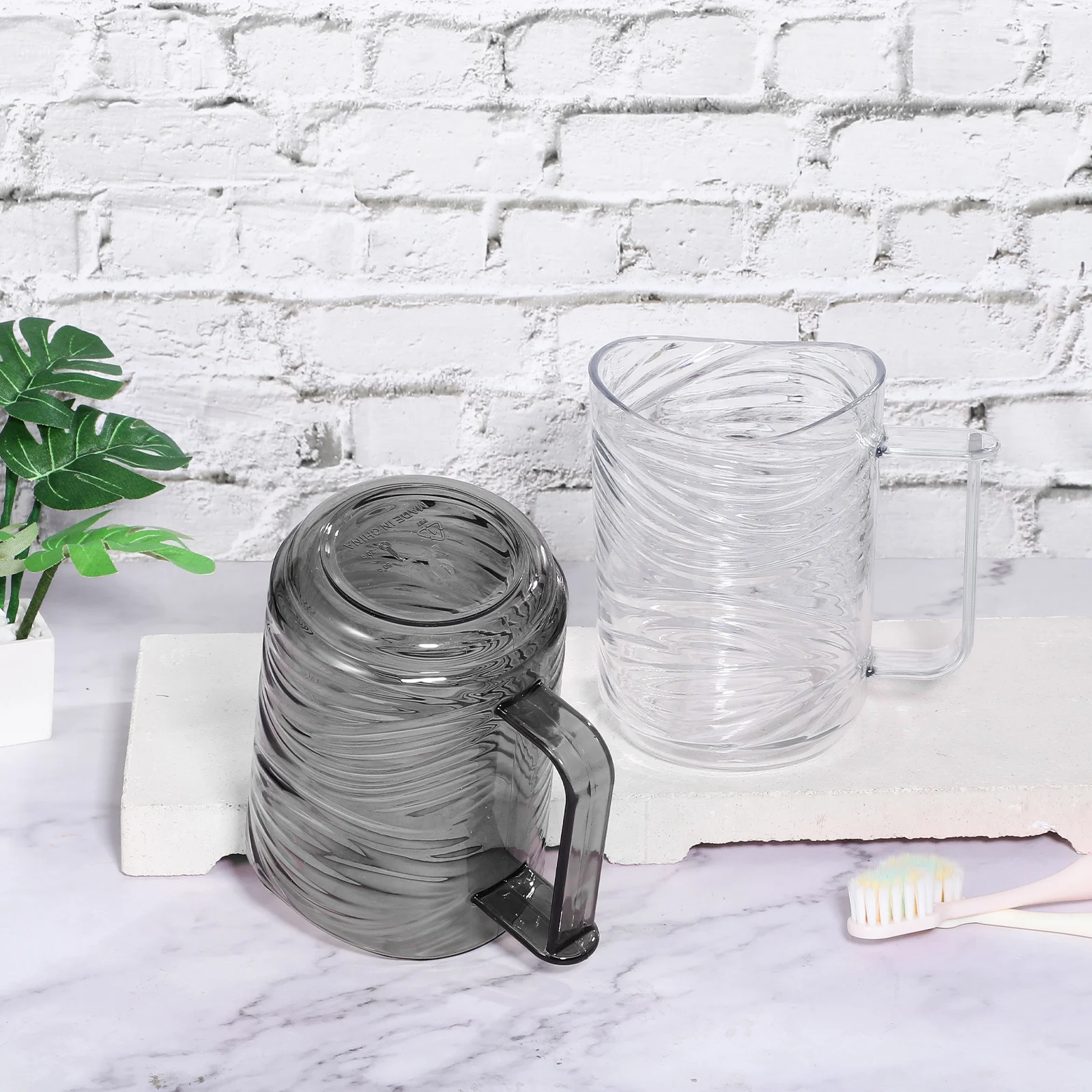 

2Pcs Transparent Toothbrush Cups Rinse Cups Plastic Bathroom Holder Set Durable Clear Toothbrush Holders with Handles for Family