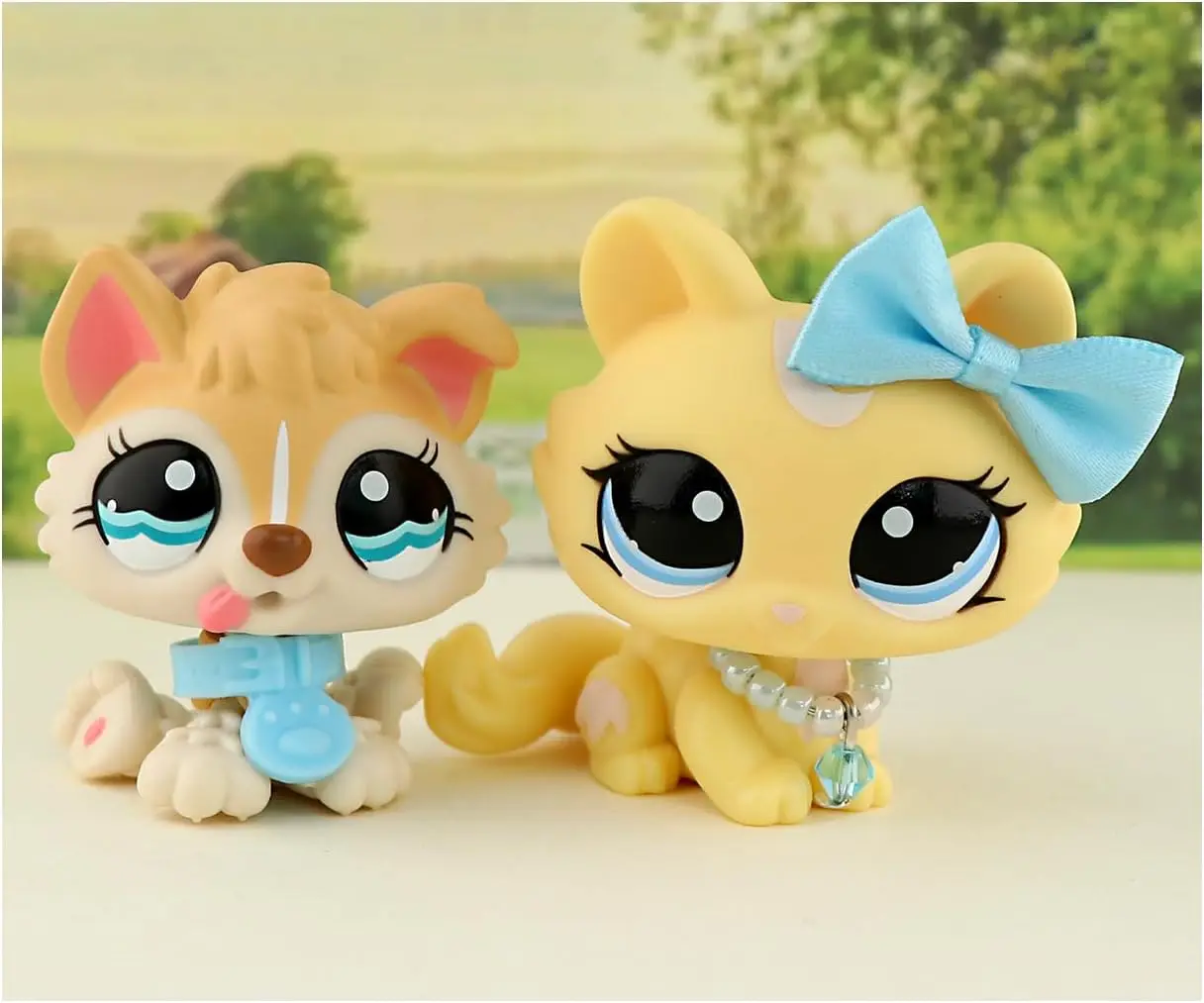 2pcs Mini Shop Pet Figures Crouching Cat #1096 and Baby Husky #1013 Animal Toys and Accessories