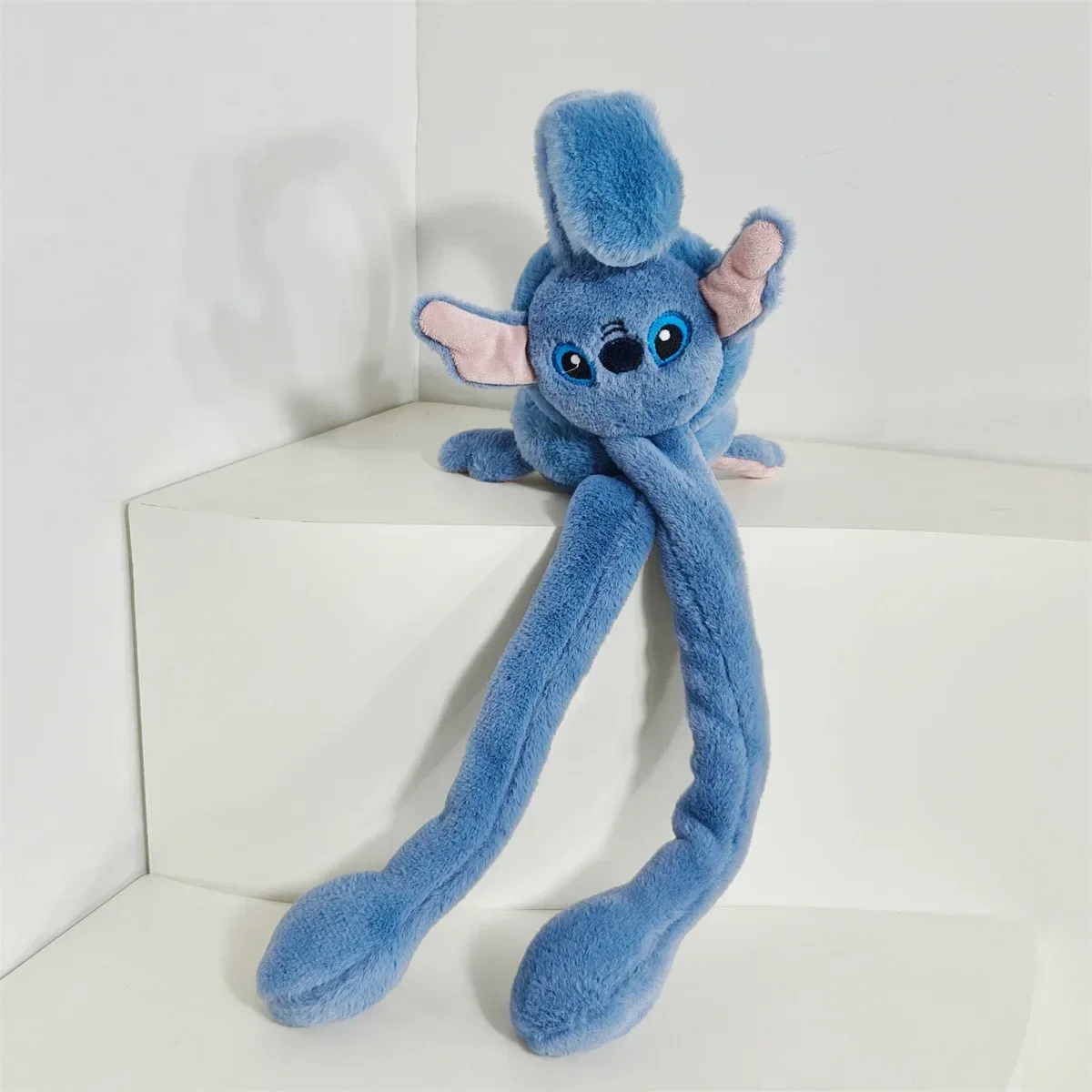 Cache-oreilles en peluche Disney Stitch pour enfants, presse mobile, fournitures chaudes, dessin animé Kawaii, jouets amusants pour garçons et filles, cadeaux d'anniversaire, hiver