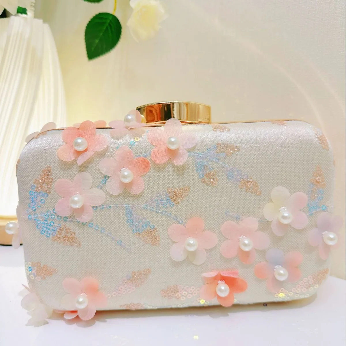 

New irregular Chinese style sequins flower decoration small fresh girl sweet foreign style high value pearl