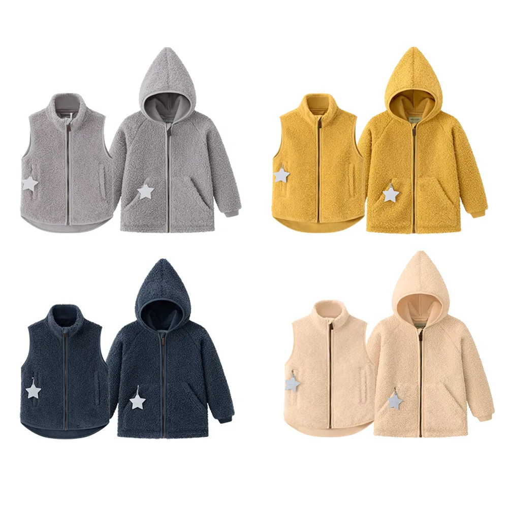 ملابس خارجية للأطفال 2025 شتاء جديد وصول عصري مبطن بالصوف سترة دافئة للأولاد والبنات بقلنسوة سترة سميكة من القطن الخالص