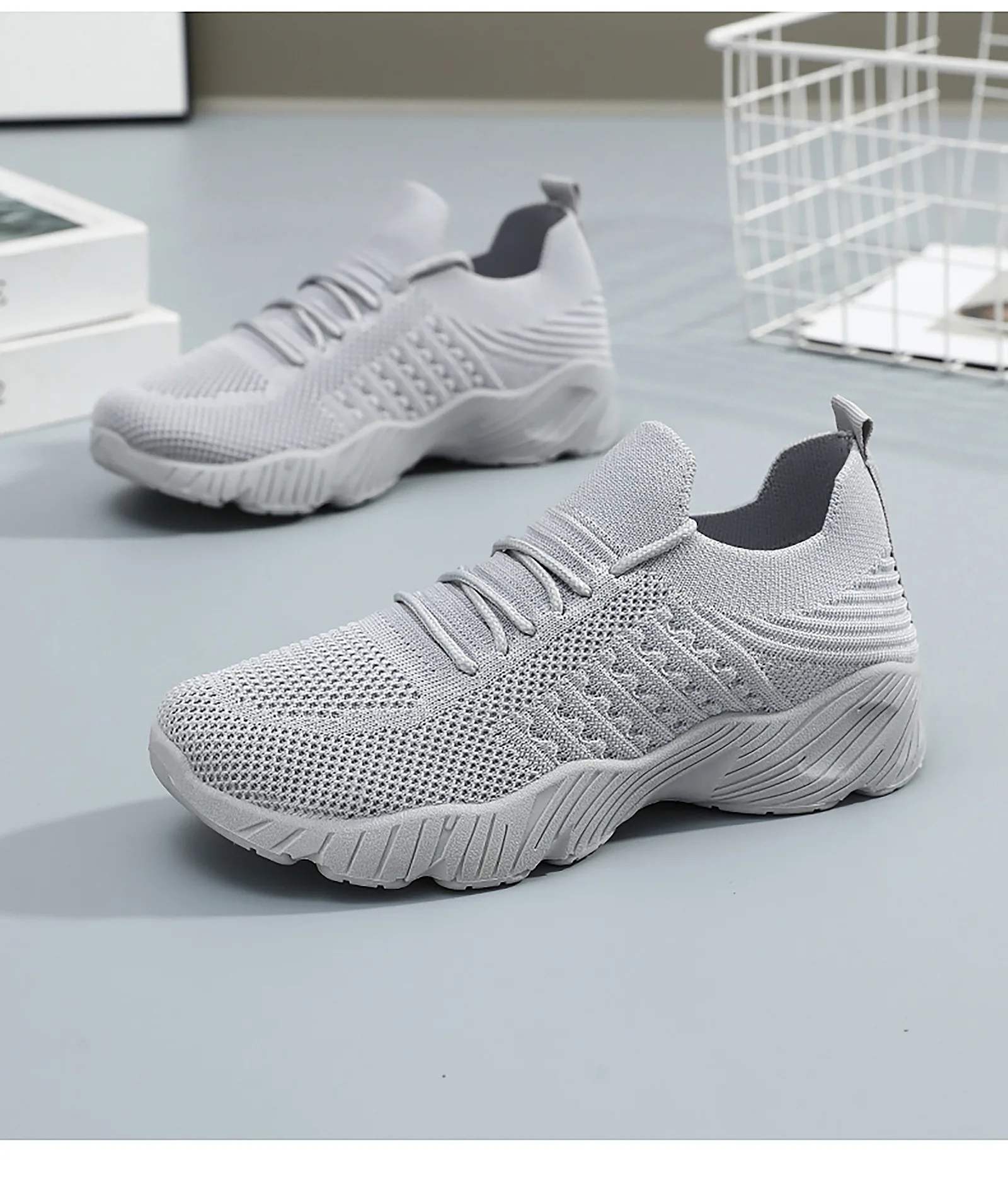 Atmungsaktive Damen-Sneaker aus Flying Weave, leichte, weiche Sohle, für ältere Menschen, Mutter, Wanderschuhe, Sommer-Mesh, rutschfeste, lässige Sportschuhe – Detail 23