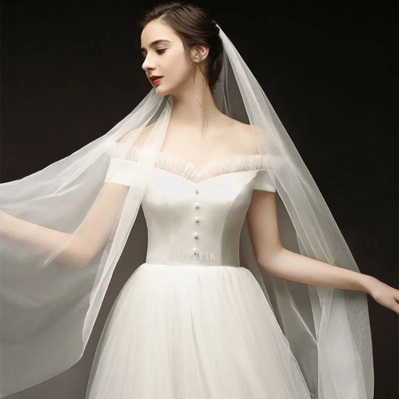 فستان زفاف أبيض بكتف واحد فستان زفاف خفيف للنساء بسيط ونحيف هيبورن ضمادة الرياح تنورة منفوشة فستان رسمي لؤلؤي أنيق للنساء