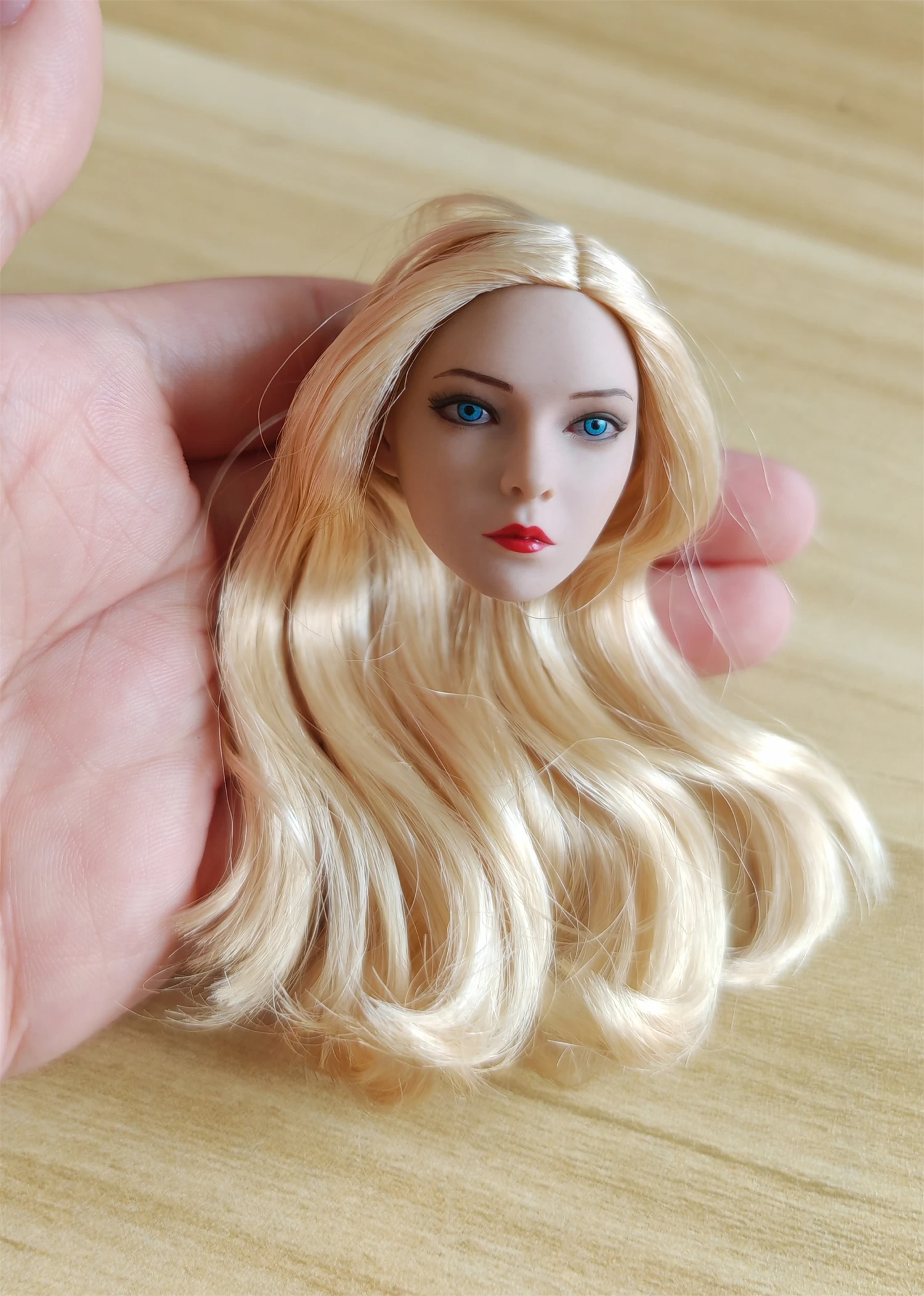 YMTOYS 1/6 파란 눈 유럽 소녀 머리 조각 모델 장난감, 선탄 페이스 핏, 12 인치 TB리그 피켄 액션 피규어