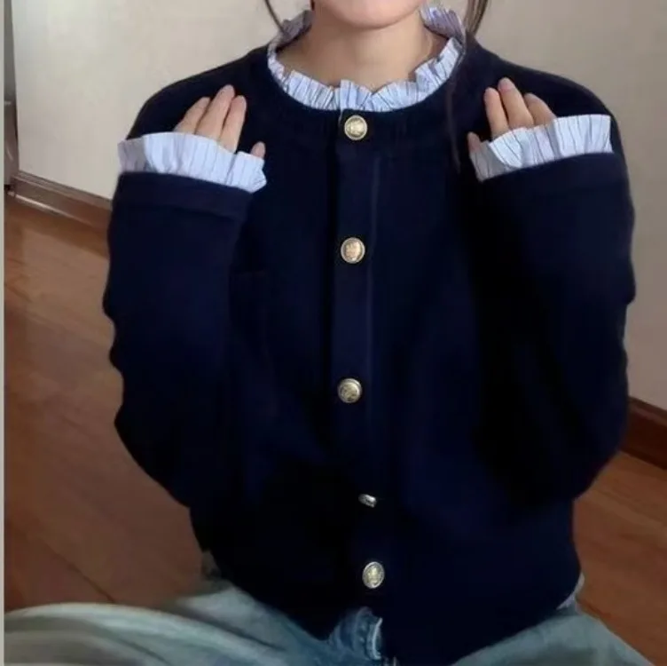 

Осень-зима 2025 г., новый стиль, искусственный двухсекционный вязаный свитер, топ в студенческом стиле, свитер с воротником рубашки, кардиган, куртка для женщин