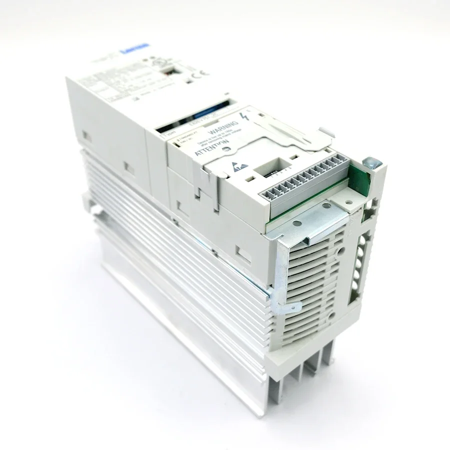 В Voorraad Lenz Evs9326-ekv004 Lenze E82ev751-4c040, Lenze 8200 Vector Frequentie Omvormer, Lenze Omvormer