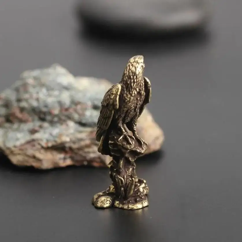 1 Pcs New Eagle Statue Miniature Sculpture Handmade Crafts Ornament Vintage Copper Bird Figurine For Interior Home Desk Decor