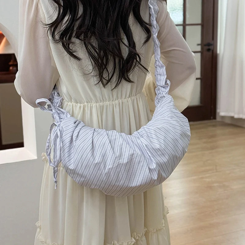 Gestreifte Plissee-Umhängetasche mit Kordelzug, koreanische weiche lässige Dumpling-Cloud-Tasche, Damen-Handtasche mit großer Kapazität und geringem Gewicht – Detail 14