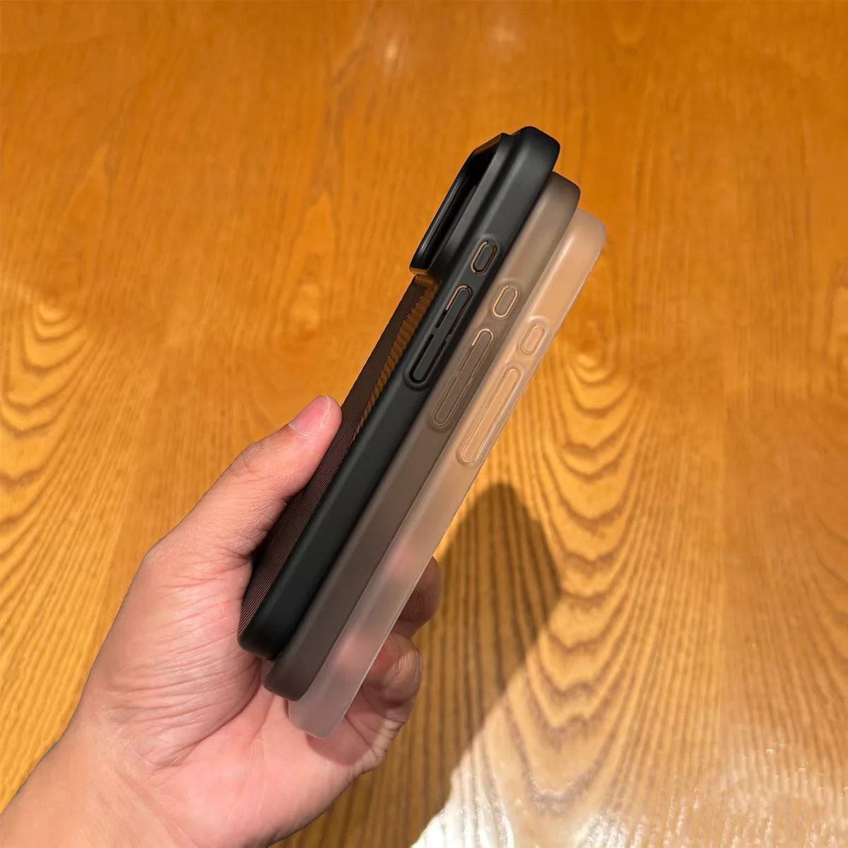 Luxuriöse matte, ultradünne Hülle mit geometrischer Textur für iPhone 17, 16, 15, 14 Pro Max, 17 Air – stoßfeste, durchscheinende Panzerhülle für Herren – Detail 15