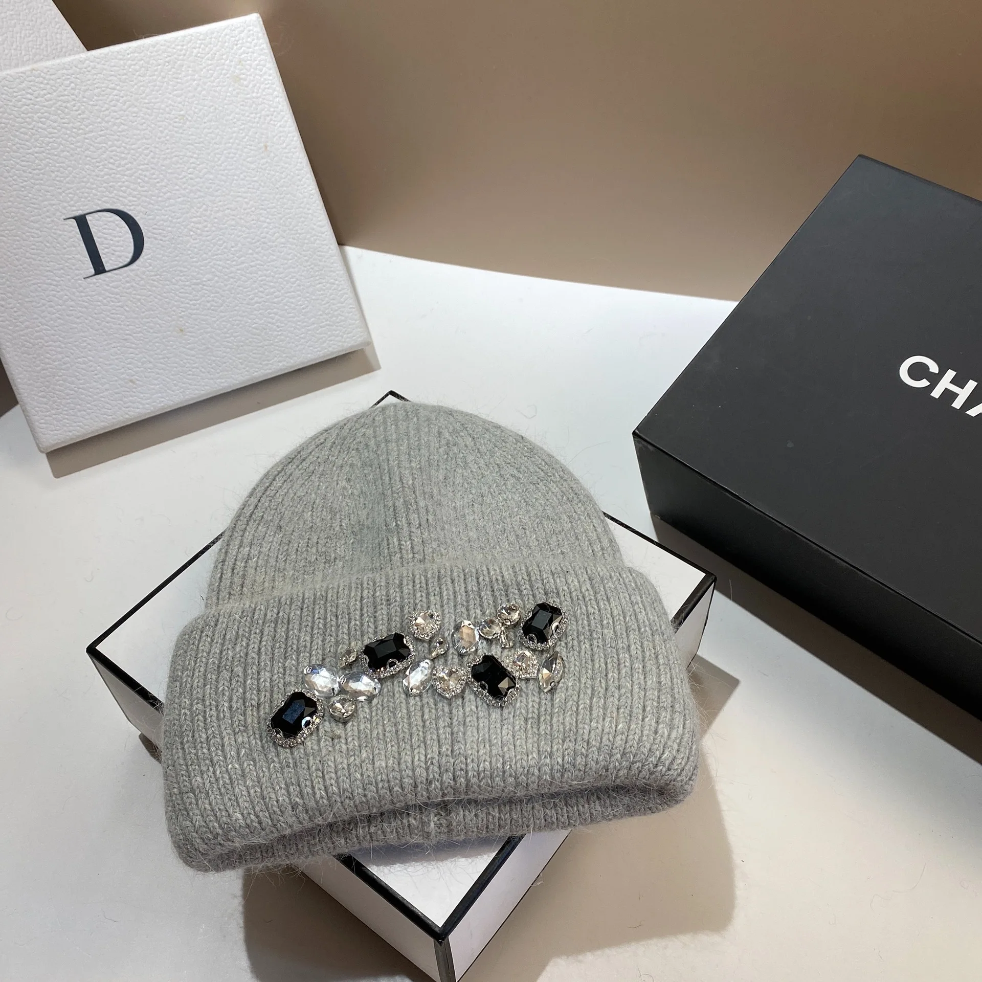 Real Rabbit Fur Knitted Hats for Women Luxury Shiny Rhinestones Winter Hat Casual Lady Warm Walking Skullies Beanies Caps