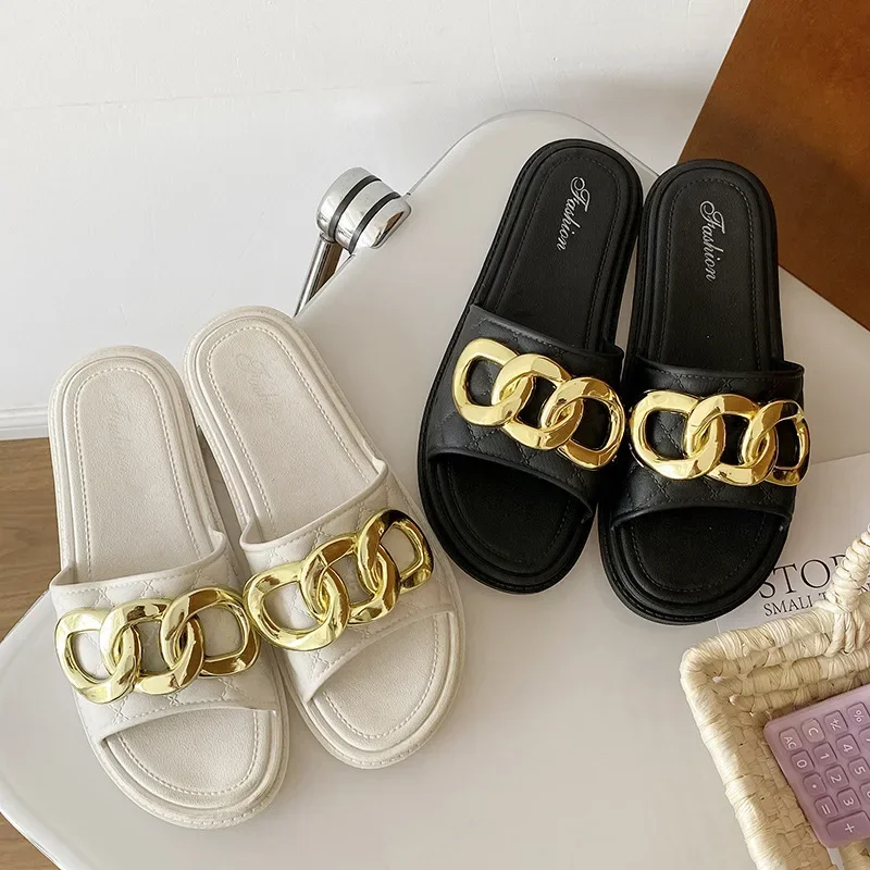 صنادل شاطئ المشاهير على الإنترنت، اتجاه الصيف، ترتدي شباشب بخط واحد، شباشب مربعة متعددة الاستخدامات للنساء