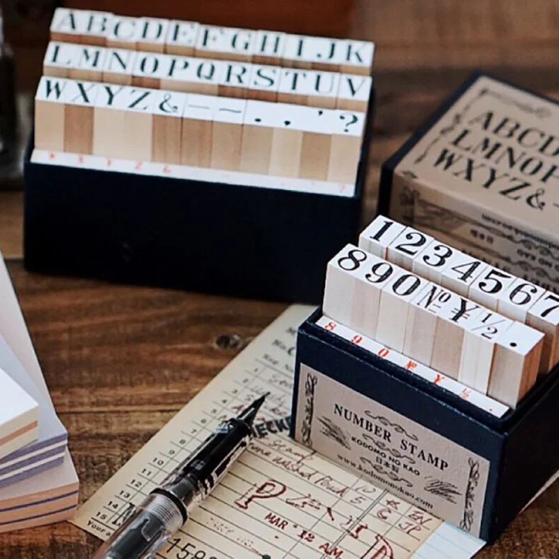 

Kod No Kao Деревянный штамп Традиционный сценарий Мин Динаса стала цифровым ретро-шрифтом Скрапбукинг Печать Busin Supplies