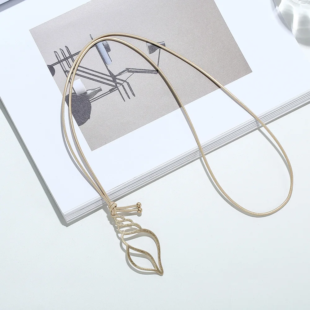 Sweater chain spiral European beautiful woman necklace leather rope long chain simple versatile rope alloy neck