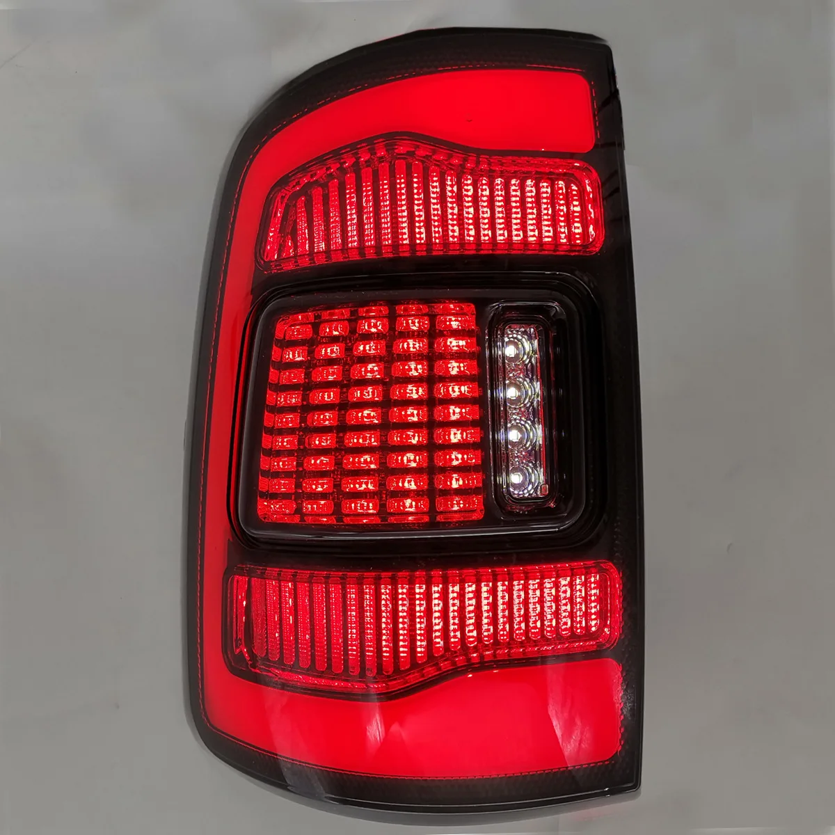 

Juncar подходит для Dodge Ram 2009–2018 годов. Светодиодный задний фонарь. Задний фонарь RAM. Модификация DODGE RAM, дымчатый.