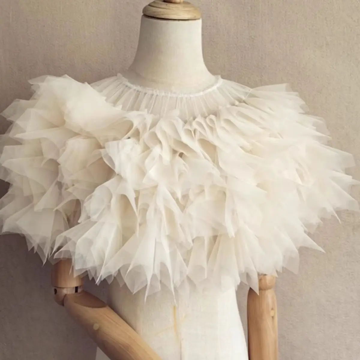 

Женская весенне-летняя пашмина цвета шампань с кружевом и сеткой, винтажный летний солнцезащитный плащ-накидка с кружевом R1599