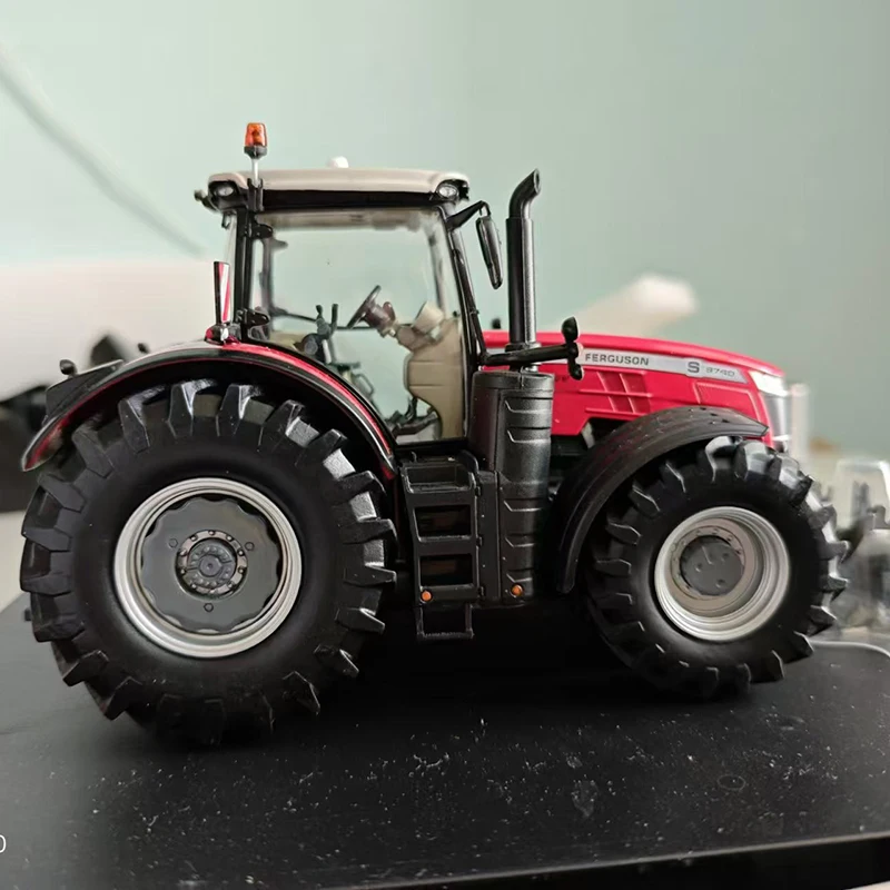 Diecast Model Car 1/32 MF 8740 S Alloy Tractor Model MASSEY FERGUSON Farm Vehicle Collection Toys for Boys Gif Original Box