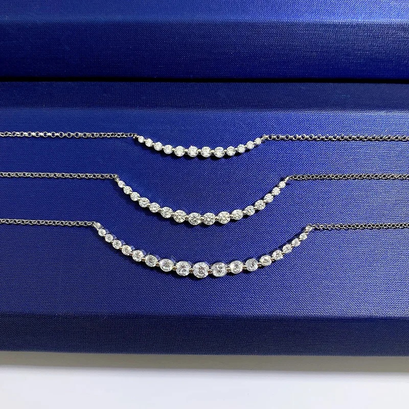 

Diamond Smile Necklace Fashion Light Luxury Diamond Pendant S925 Silver Plated Platinum Collar Chain Female